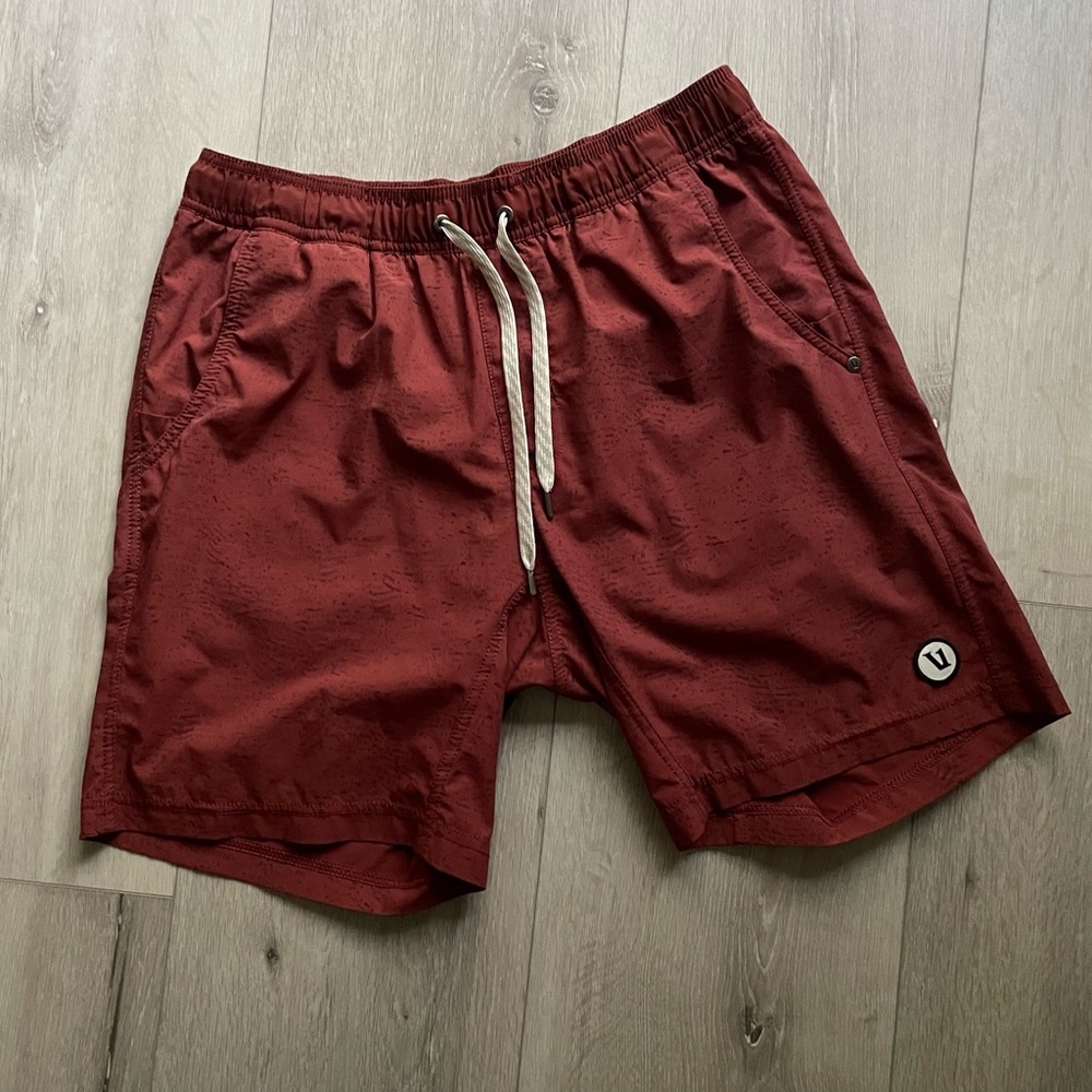 Vuori Kore Red Shorts with Drawstring and Liner - Size Medium